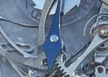 theo-levaltier-ariette-watch-review-1