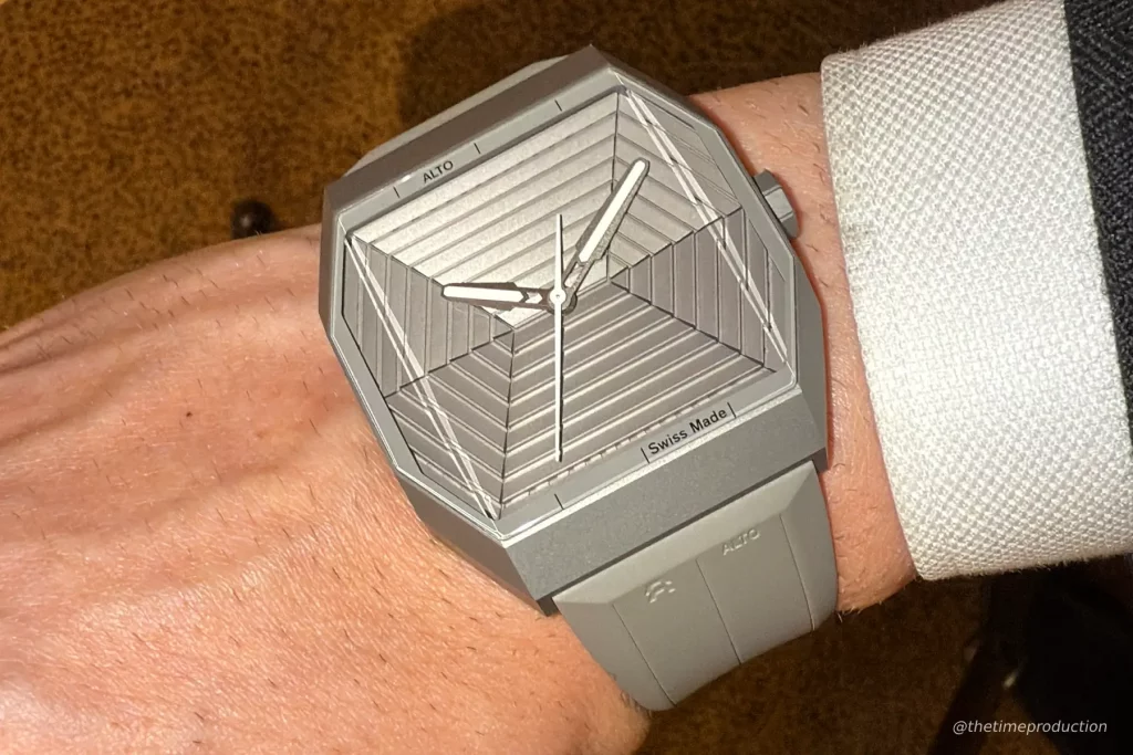 alto-art01-monochrome-grey-watch-review-4