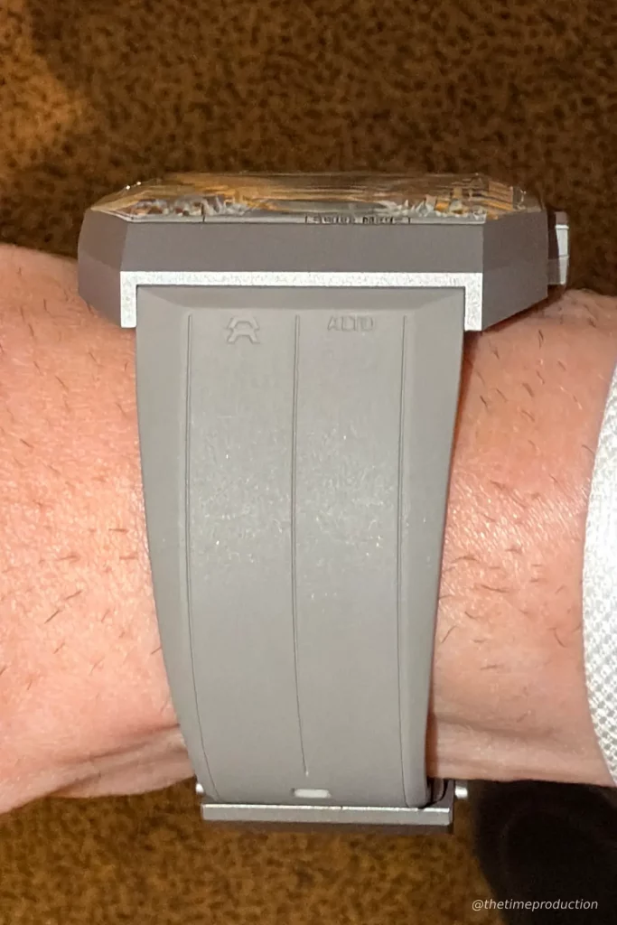 alto-art01-monochrome-grey-watch-review-6